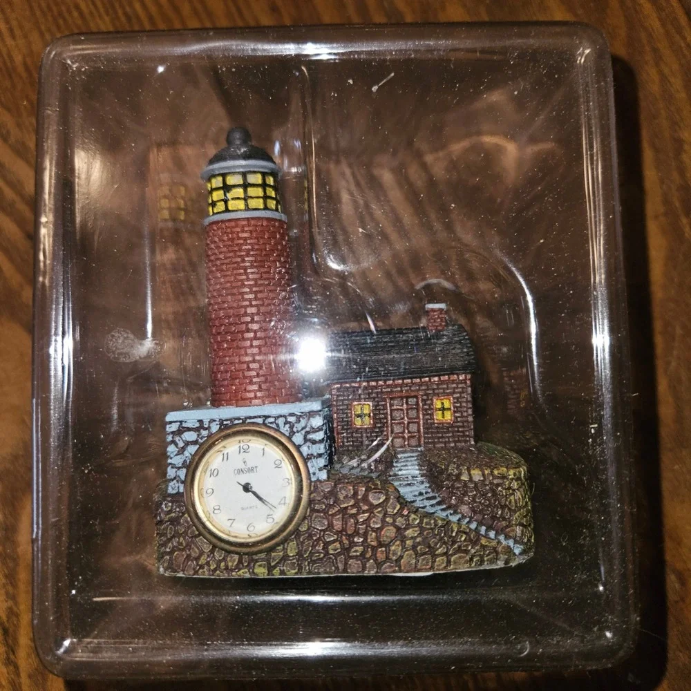 Consort Lighthouse Desk Clock Mini Cottage Red Brown Japan Movement New